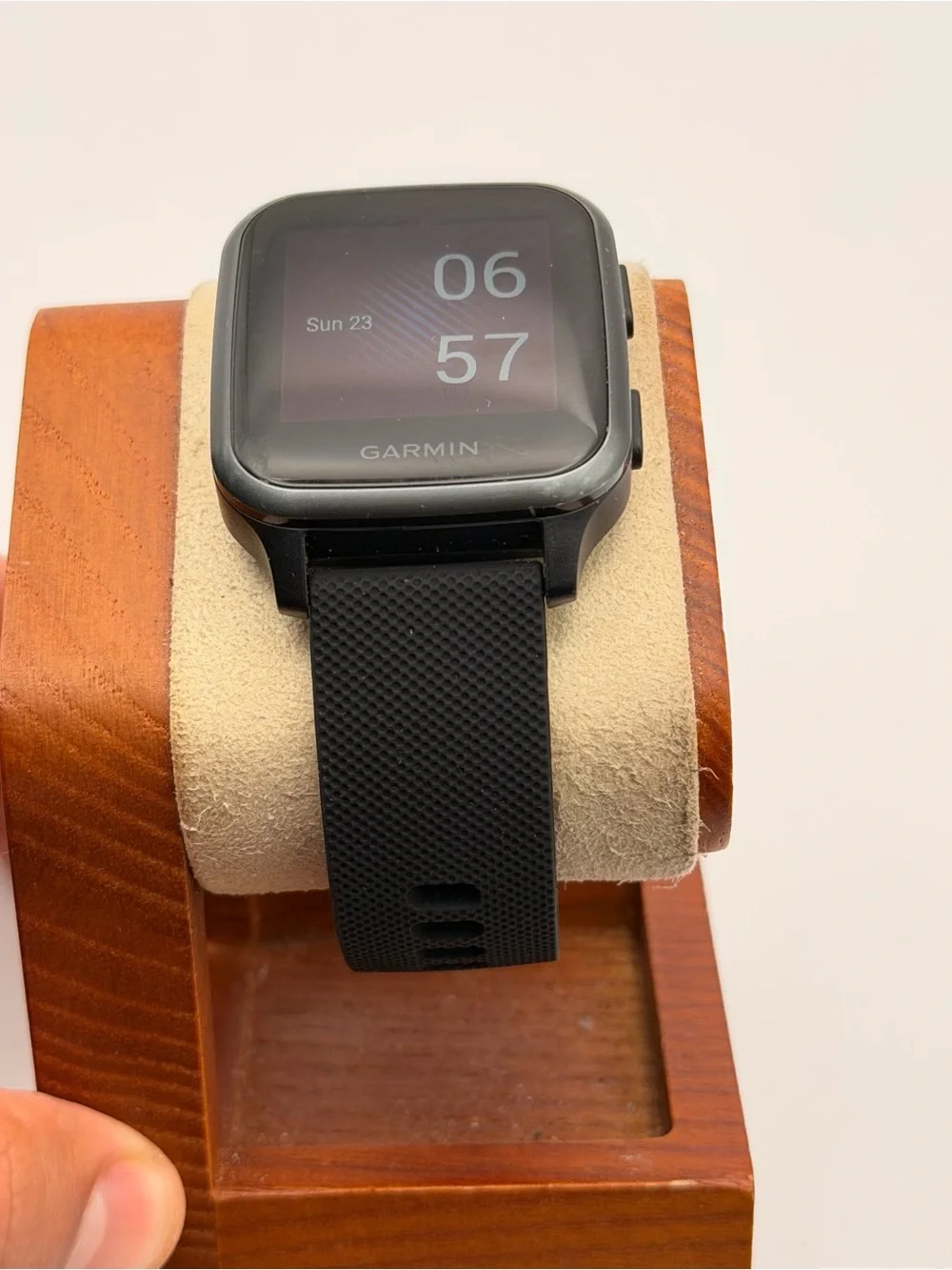 Garmin Venu SQ Music, Black, Very Good, Charger Included, New Band